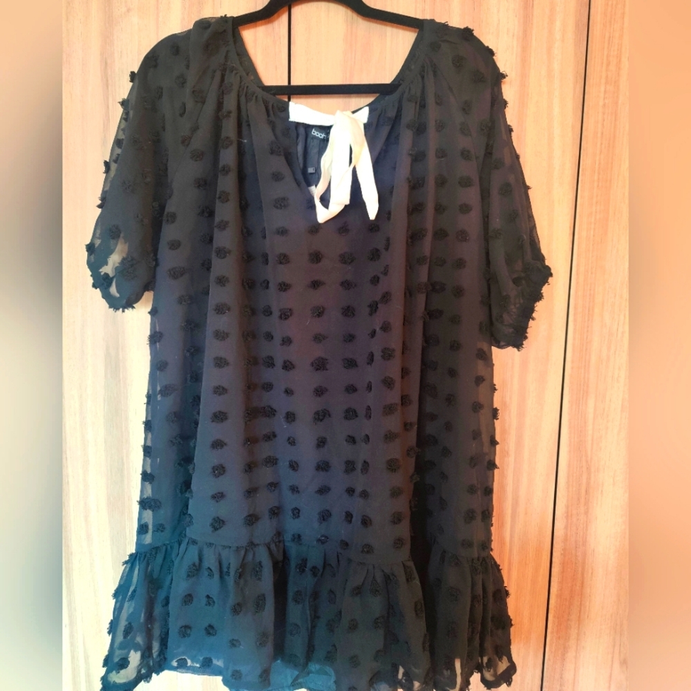 Boohoo Textured Polka Dot Fabric Dress. Brand New.